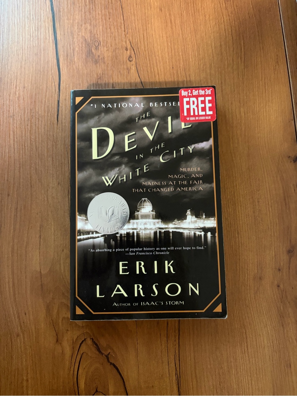 The Devil in the White City by Erik Larson - Black & Gold Cover